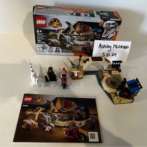 Jurassic World LEGO set - Atrociraptor Dinosaur: Bike Chase